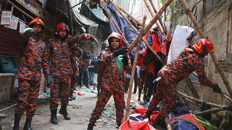 ভূমিকম্পে মৃতের সংখ্যা বেড়ে ১০ জন, আহত সাড়ে চারশোর বেশি