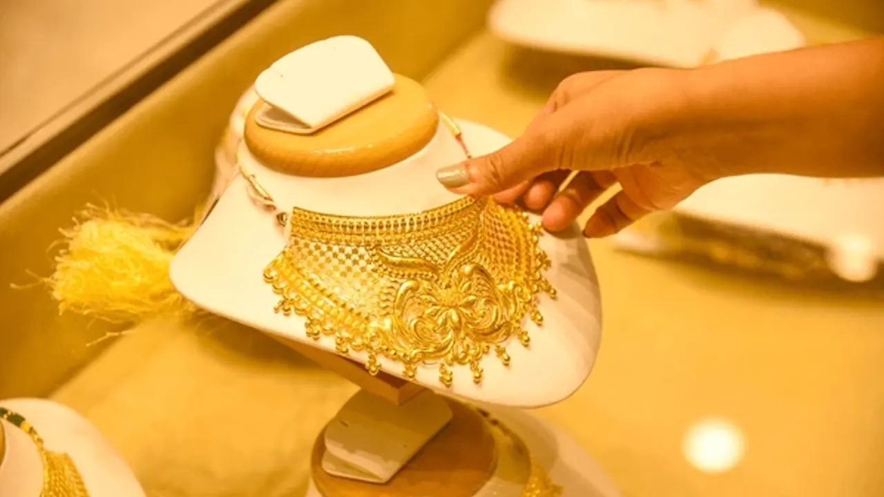 দেশে কত দামে স্বর্ণ বিক্রি হচ্ছে আজ
