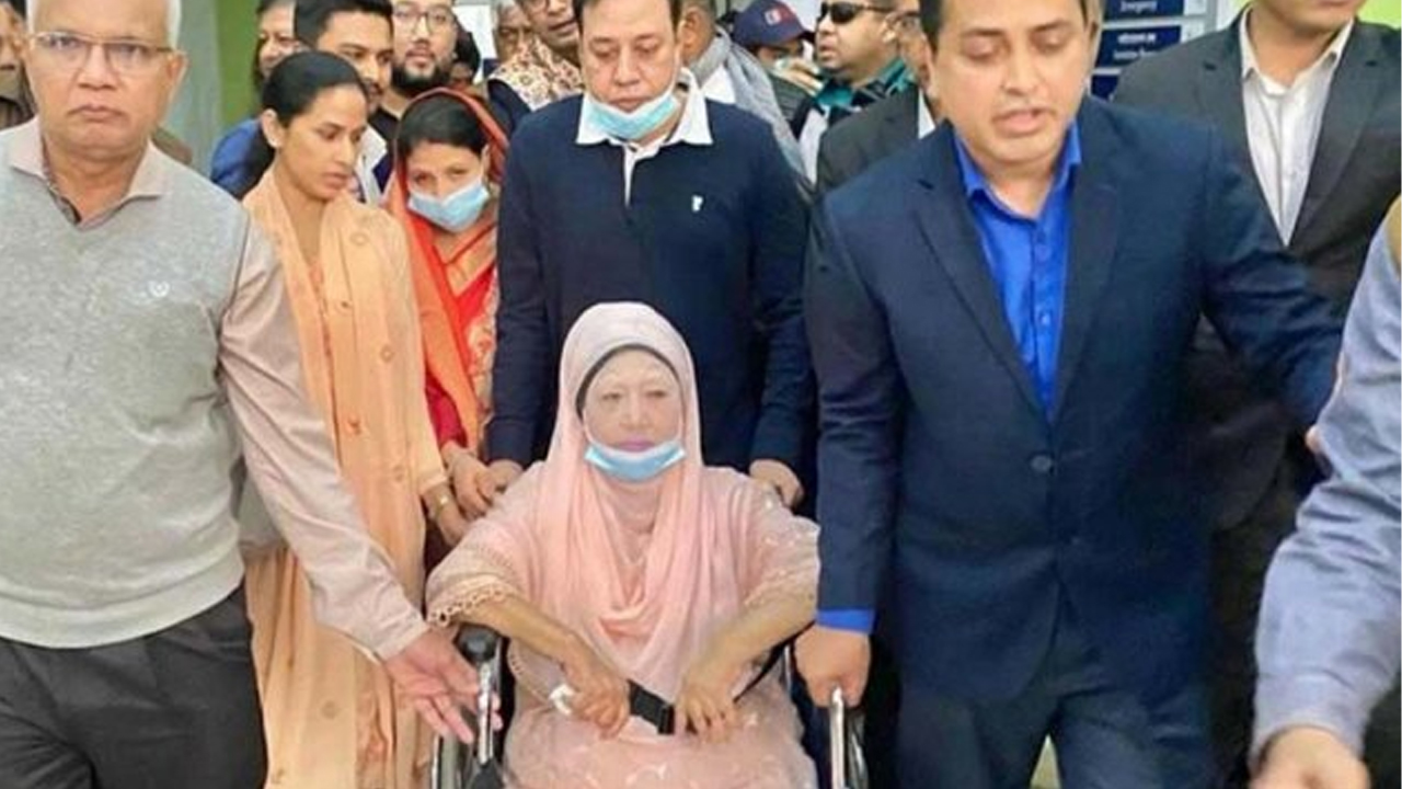 খালেদা জিয়ার সফরসঙ্গী হচ্ছেন যে ১৪ জন