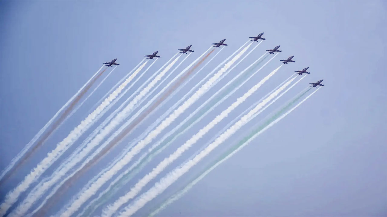 ১৬ ডিসেম্বর উপলক্ষে আসামে ‘এয়ার শো’ করছে ভারতীয় বিমানবাহিনী