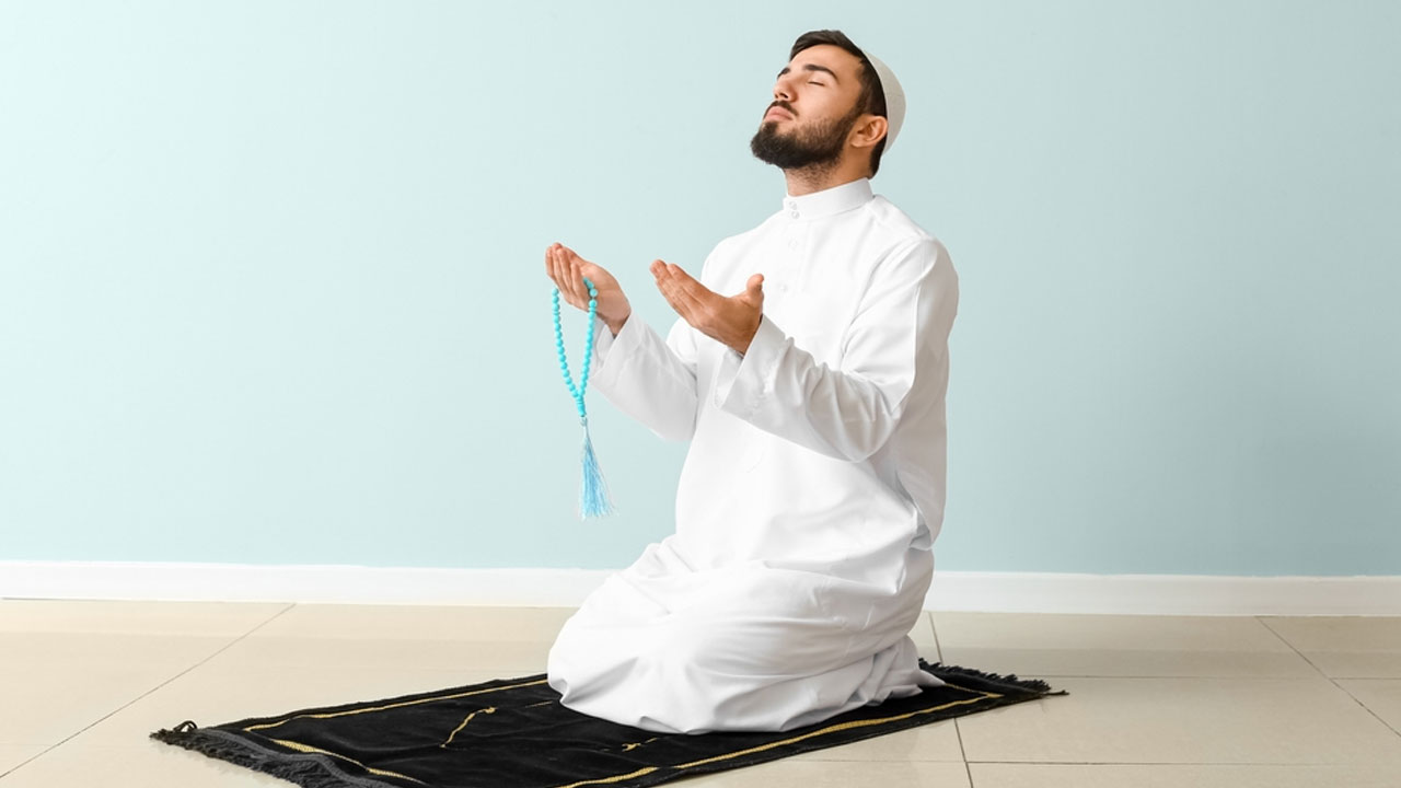 ভুলে দোয়ায়ে কুনুত না পড়ে রুকুতে গেলে করণীয় কী?