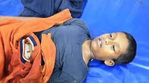 চলন্ত লরির পেছনে দৌড়, মাথায় আঘাত লেগে শিশুর মৃত্যু