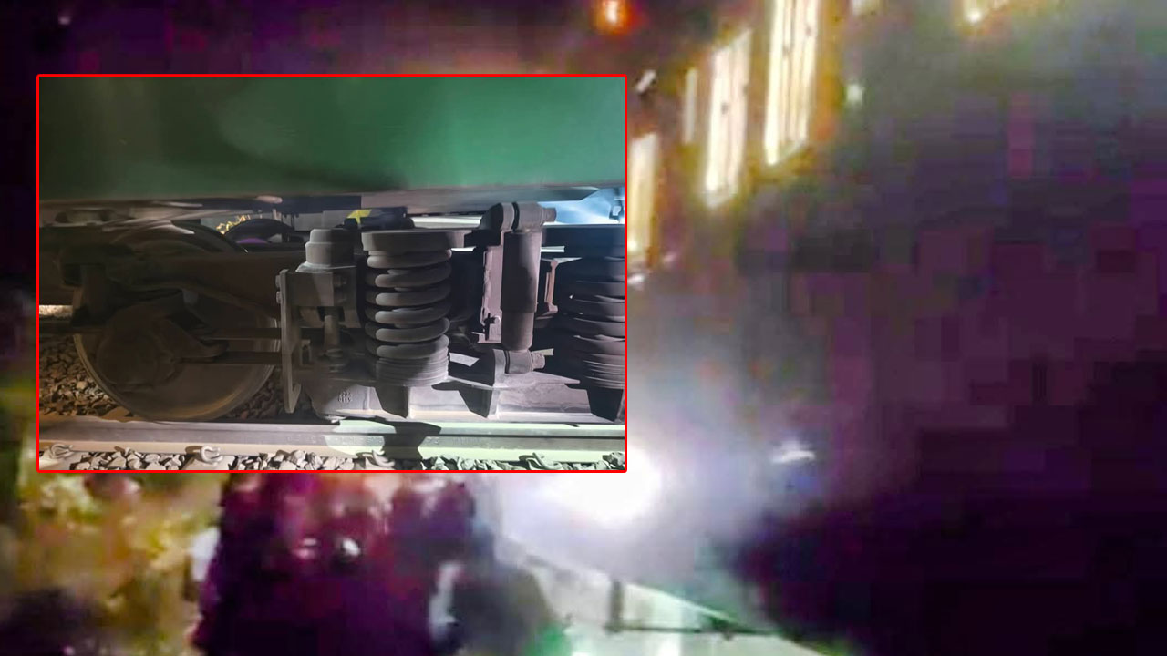 ধুমকেতু এক্সপ্রেসের বগিতে আগুন