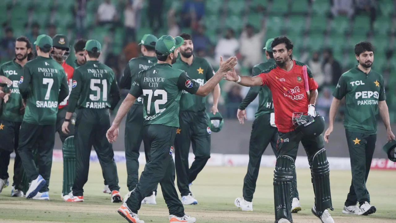 বিশ্বকাপ বয়কট করলে নিষেধাজ্ঞাসহ কঠিন শাস্তি পেতে পারে পাকিস্তান!