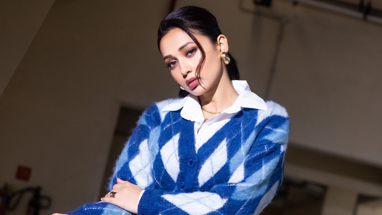 এবার মিমি চক্রবর্তীর বিরুদ্ধে মামলা এবার মিমি চক্রবর্তীর বিরুদ্ধে মামলা