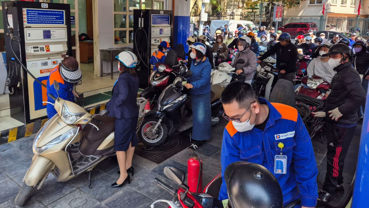 জ্বালানি সংকট মেটাতে মার্কিন তেলের দিকে ঝুঁকছে এশিয়া