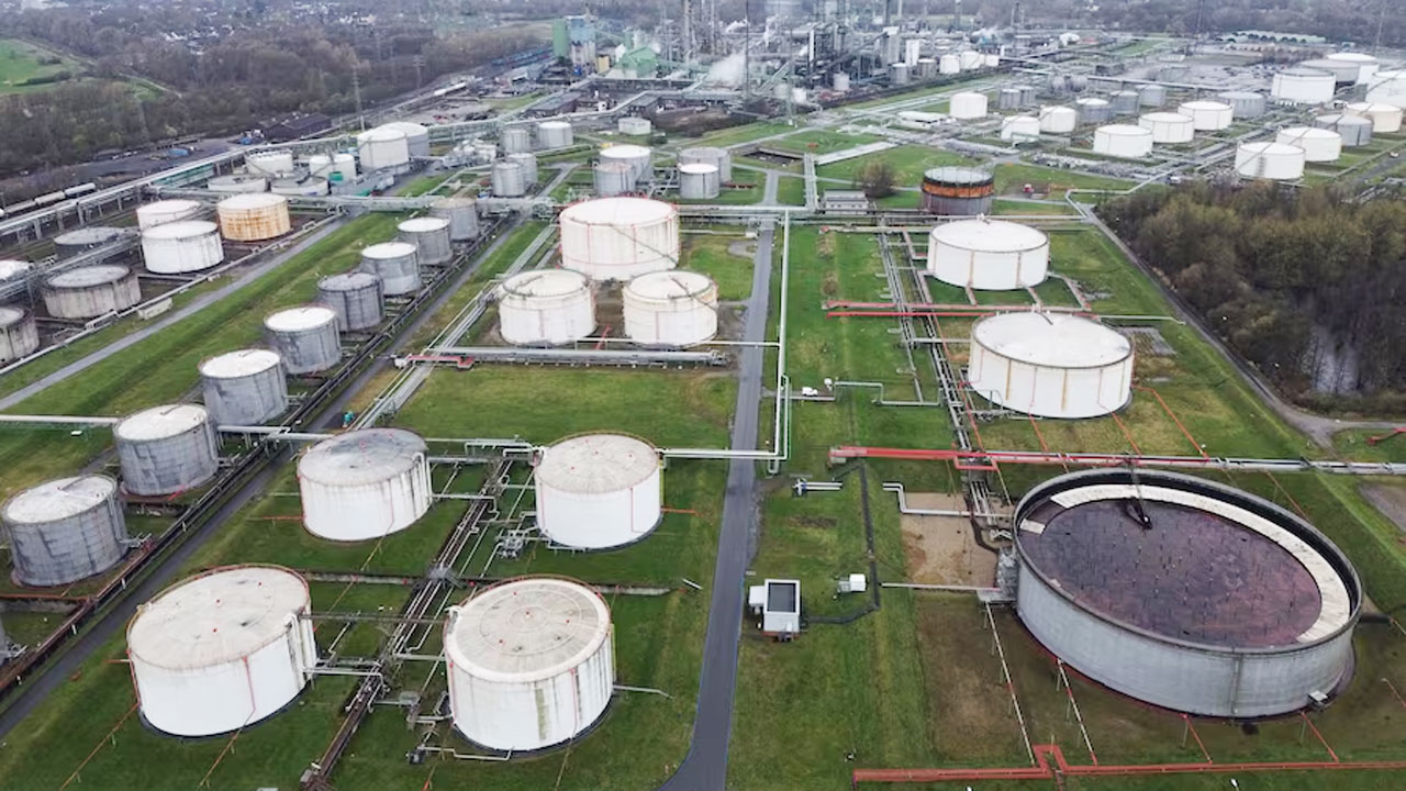 নিজেদের মজুত থেকে ১৭ কোটি ২০ লাখ ব্যারেল তেল ছাড়ার ঘোষণা যুক্তরাষ্ট্রের