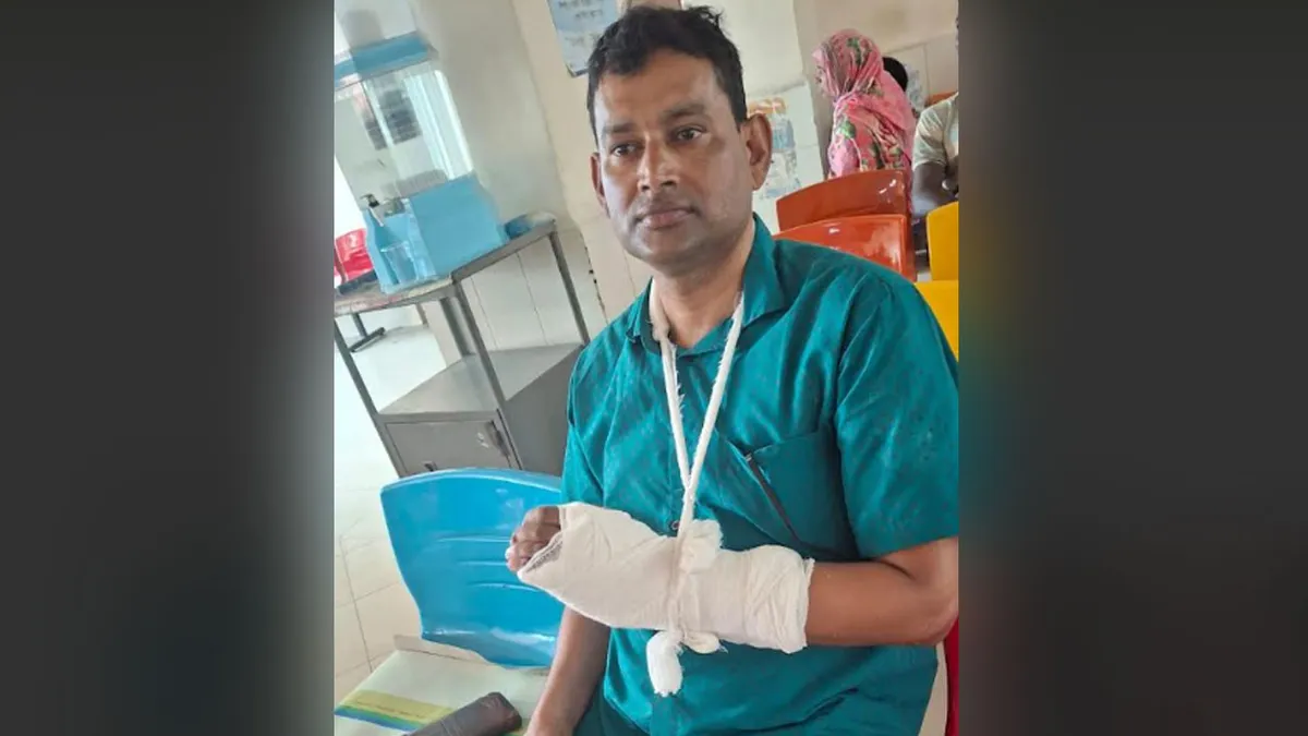 চালক আটক হলেও ছিনিয়ে নেওয়ার অভিযোগ, স্বেচ্ছাসেবক নেতার নামে মামলা চালক আটক হলেও ছিনিয়ে নেওয়ার অভিযোগ, স্বেচ্ছাসেবক নেতার নামে মামলা