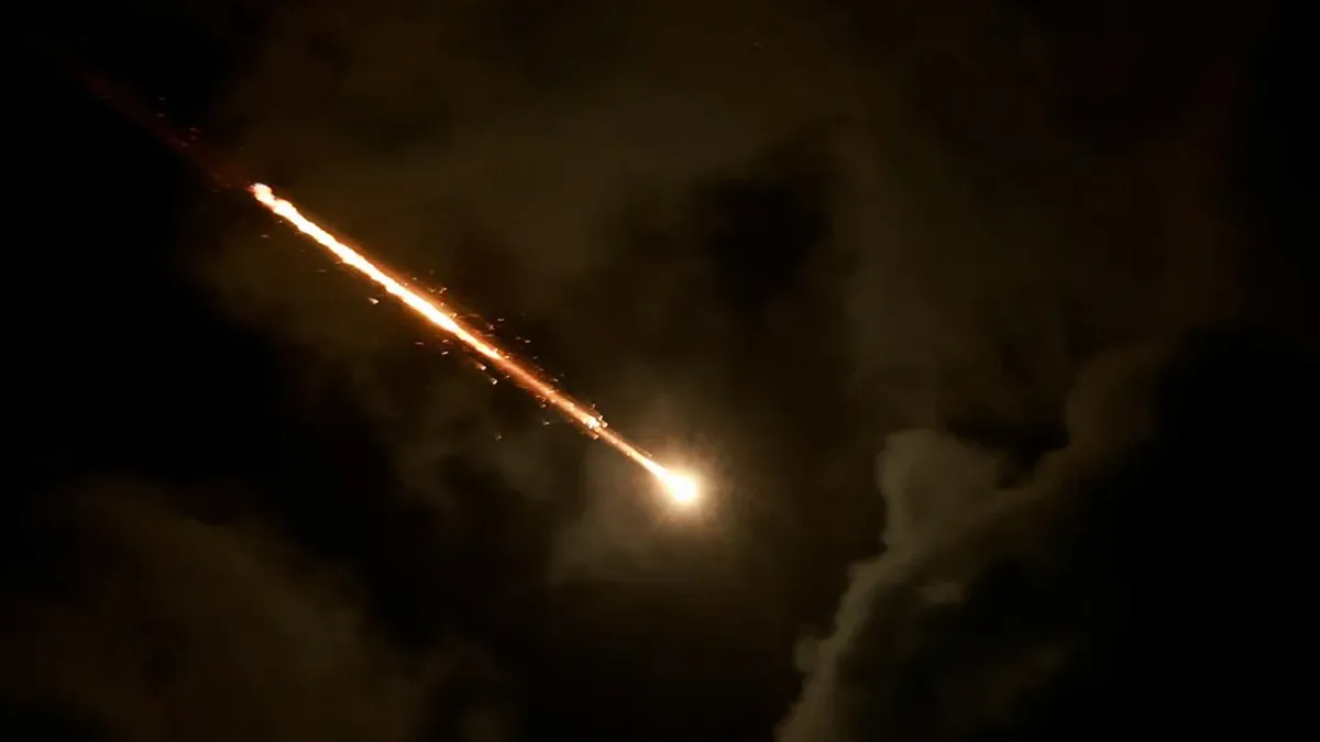 আমিরাতেও মিসাইল ছুড়ল ইরান