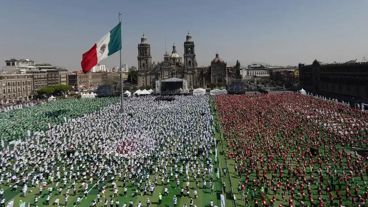 ফুটবল বিশ্বকাপ শুরুর আগেই গিনেস রেকর্ডবুকে মেক্সিকো ফুটবল বিশ্বকাপ শুরুর আগেই গিনেস রেকর্ডবুকে মেক্সিকো