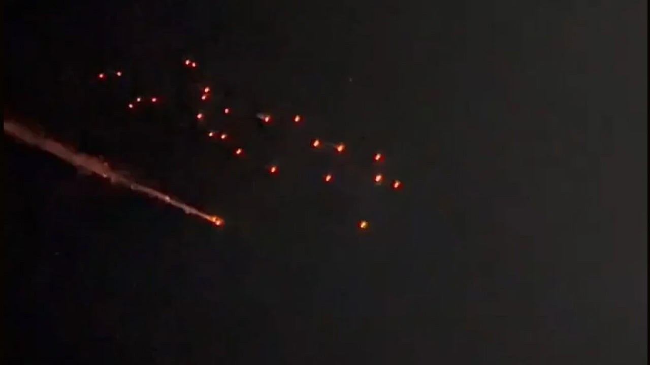 ইসরায়েলি শহরে সরাসরি আঘাত হানল ইরানের ক্লাস্টার মিসাইল