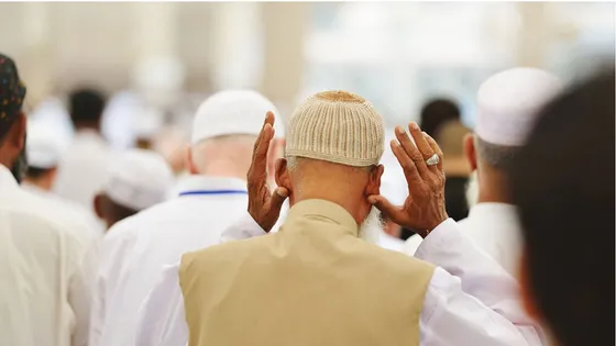 নামাজে এলোমেলো চিন্তা-ভাবনা আসা কি স্বাভাবিক?