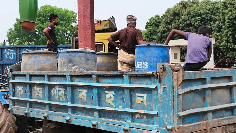 ঝিনাইদহে ইটভাটায় মিলল ৮০০ লিটার ডিজেল, ফিলিং স্টেশনকে জরিমানা