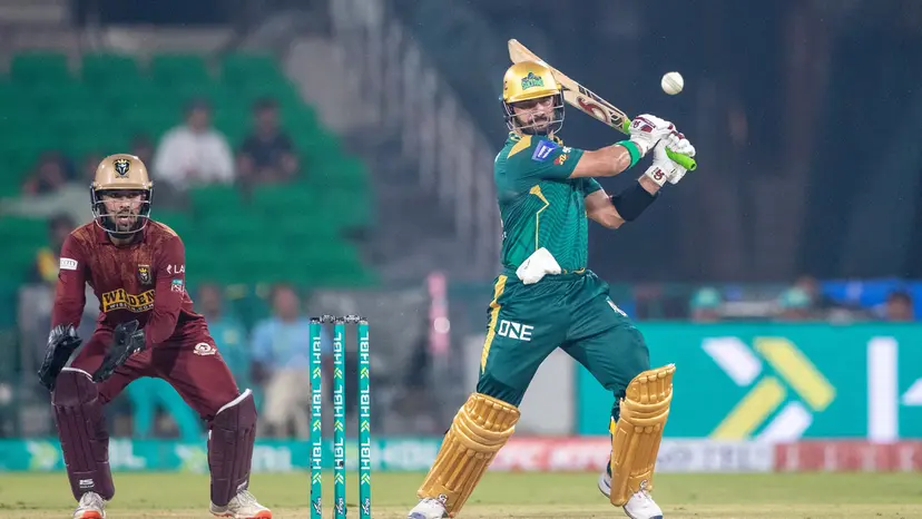 কোহলির রেকর্ডে ভাগ বসিয়ে বাবরের পেছনে ছুটছেন ফারহান