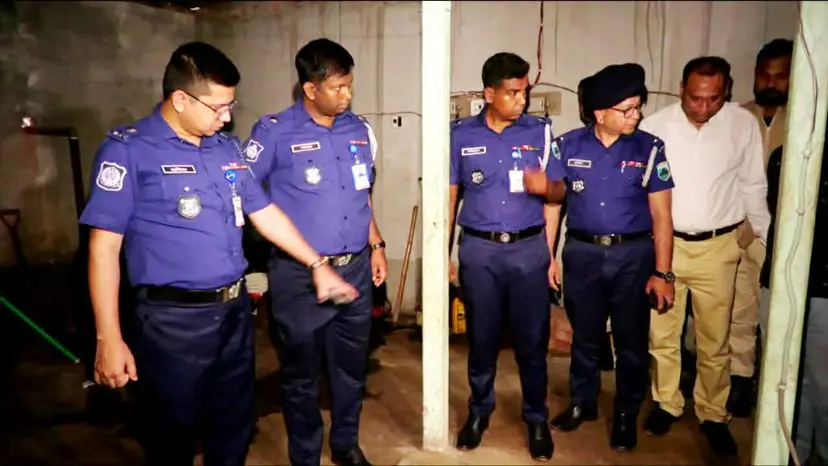 সিরাজগঞ্জে পানির ট্যাংকি থেকে ডিজেল উদ্ধার করল পুলিশ