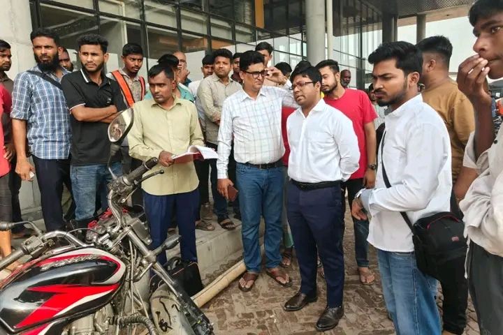 বগুড়ার শেরপুরে বিভিন্ন পেট্রোলপাম্পে সতর্কতামূলক অভিযানে জরিমানা