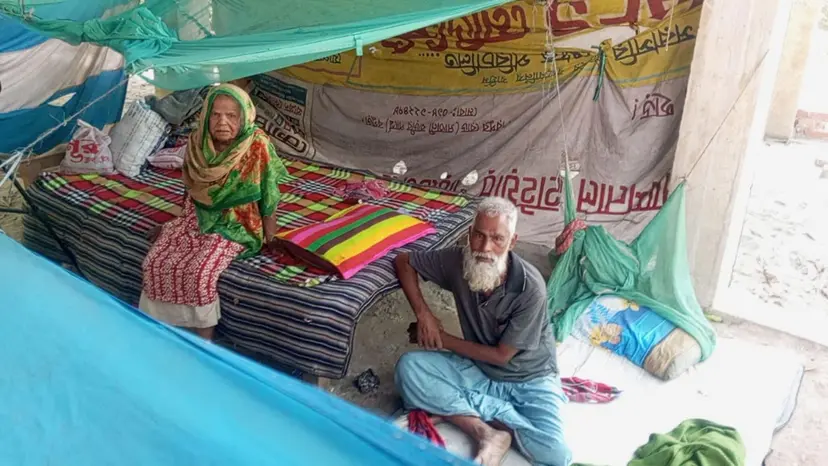 প্যারালাইজড ছেলে নিয়ে অসহায় ৮০ বছরের সালেহা বেওয়া, নেই মাথা গোঁজার ঠাঁই প্যারালাইজড ছেলে নিয়ে অসহায় ৮০ বছরের সালেহা বেওয়া, নেই মাথা গোঁজার ঠাঁই