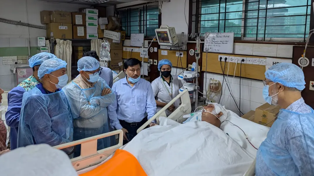 দুর্ঘটনায় আহত চিকিৎসক শংকরের চিকিৎসার দায়িত্ব নিলো সরকার