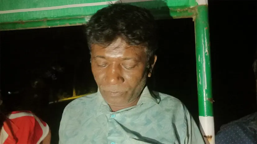 চোলাই মদসহ চমেক হাসপাতালের অফিস সহায়ক আটক চোলাই মদসহ চমেক হাসপাতালের অফিস সহায়ক আটক