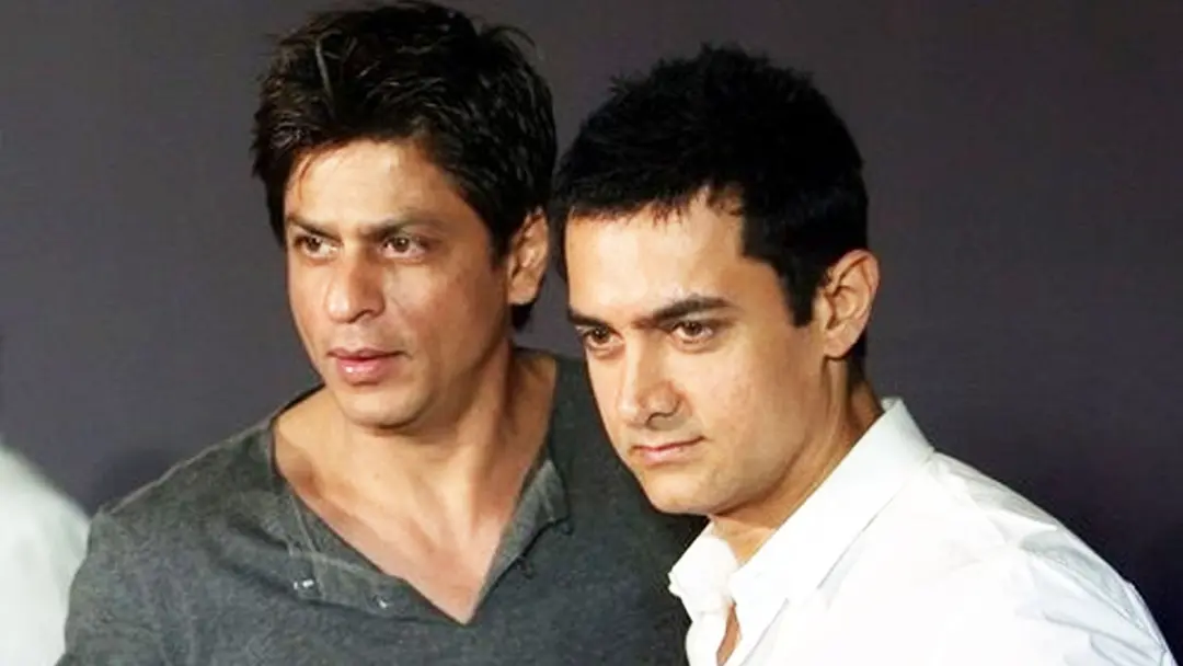 শাহরুখের সিনেমা দেখে অঝোরে কেঁদেছিলেন আমির খান