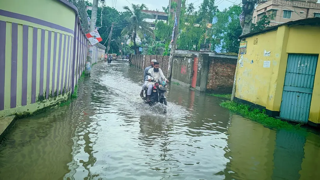 রংপুরে অপরিকল্পিত ড্রেনেজ ব্যবস্থায় ভুগছে নগরবাসী
