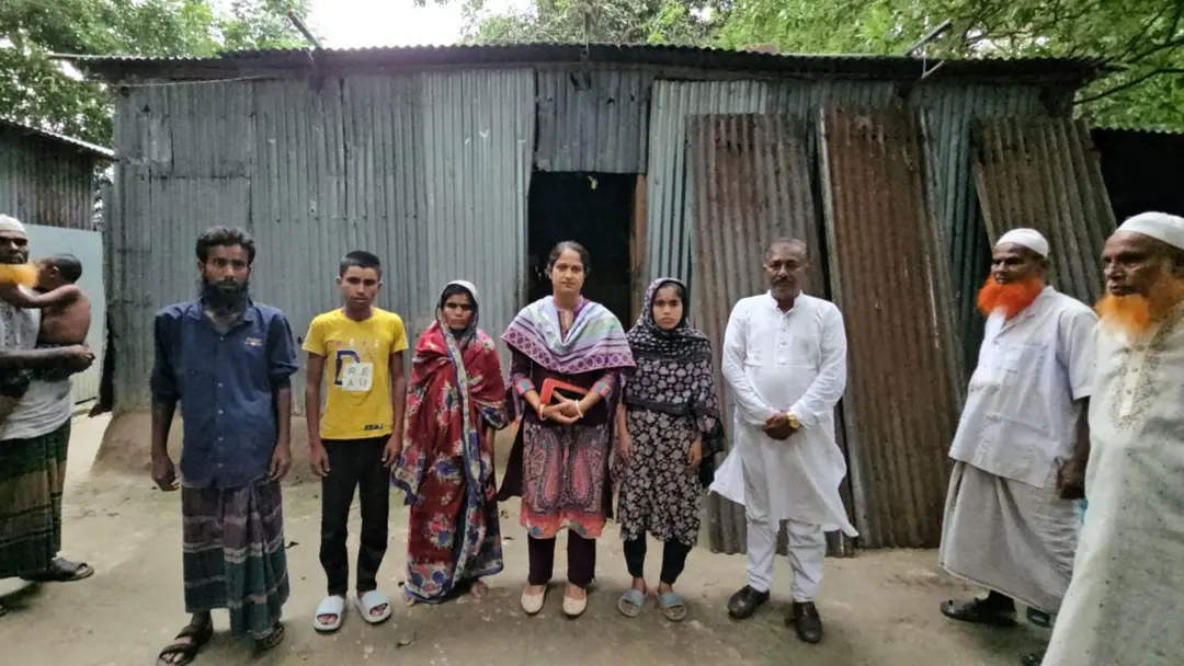 একই পরিবারে চার বুদ্ধি প্রতিবন্ধী, সহযোগিতার হাত বাড়িয়ে দিলেন ইউএনও