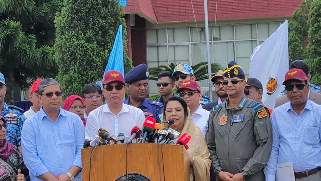 বগুড়া বিমানবন্দর চালুর উদ্যোগ, পরিদর্শনে গেলেন মন্ত্রী