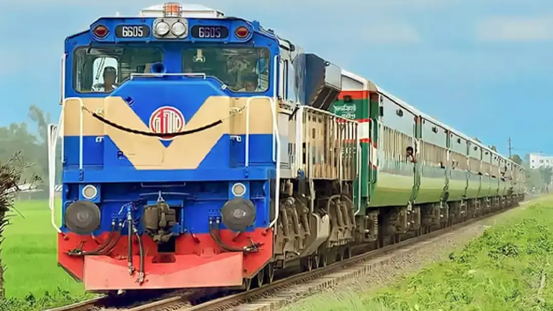 একটি স্পেশাল ছাড়াও ৯টি ট্রেনে থাকছে অতিরিক্ত বগি