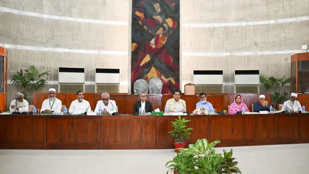 রেলকে লাভজনক করতে মালবাহী কোচ বৃদ্ধি ও টিকিট কালোবাজারি বন্ধের সুপারিশ