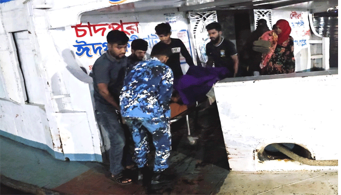 কোস্ট গার্ডের জরুরি সেবায় প্রাণ বাঁচল লঞ্চের অসুস্থ যাত্রীর